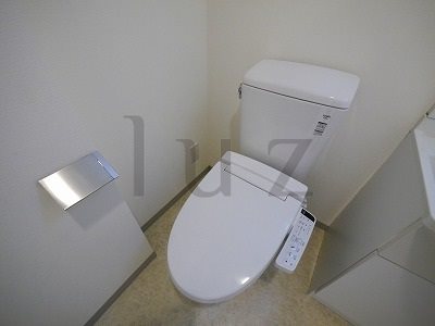 トイレ　温水洗浄便座完備のトイレ！