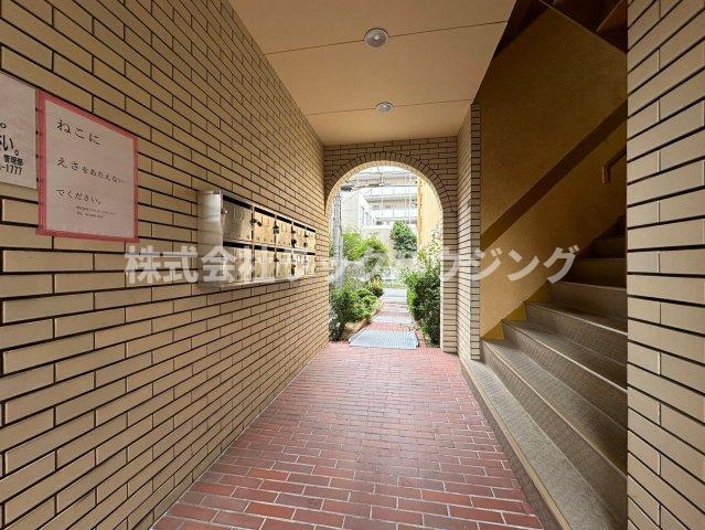 エントランス　【お部屋さがしはラックハウジングにお問合せ下さいませ♪】