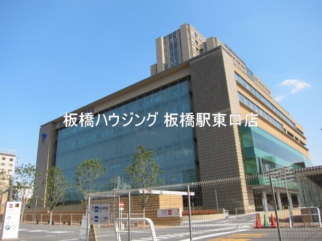 病院　帝京大学医学部附属病院（病院）まで916m