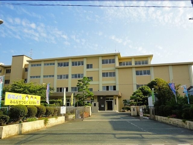 小学校　浜松市立飯田小学校（小学校）まで968m