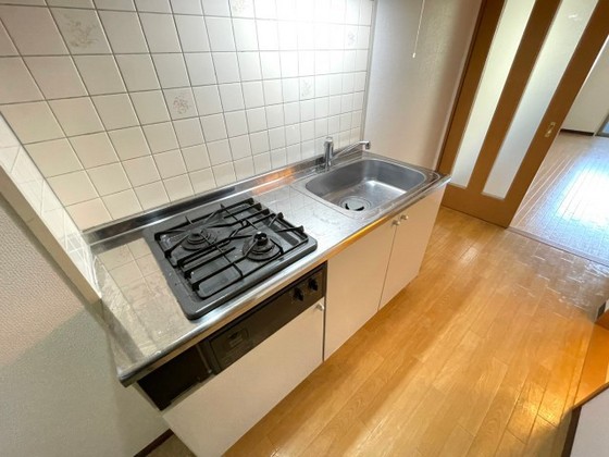 キッチン　※別部屋の写真です