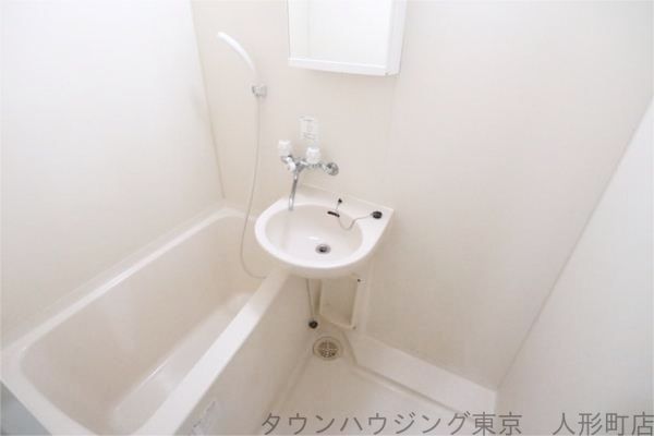 バス・シャワールーム　洗面