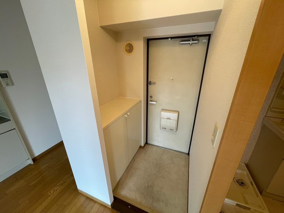 玄関　※別部屋の写真です