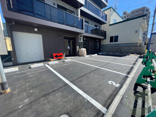 駐車場　駐車場