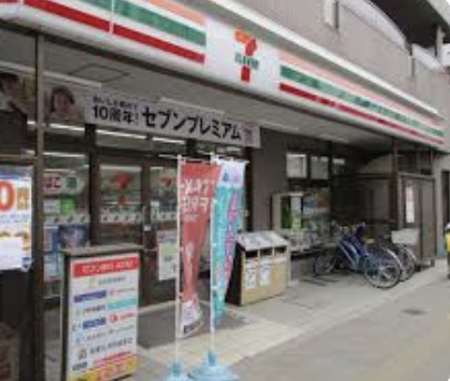 コンビニ　セブンイレブン墨田両国3丁目店（コンビニ）まで82m