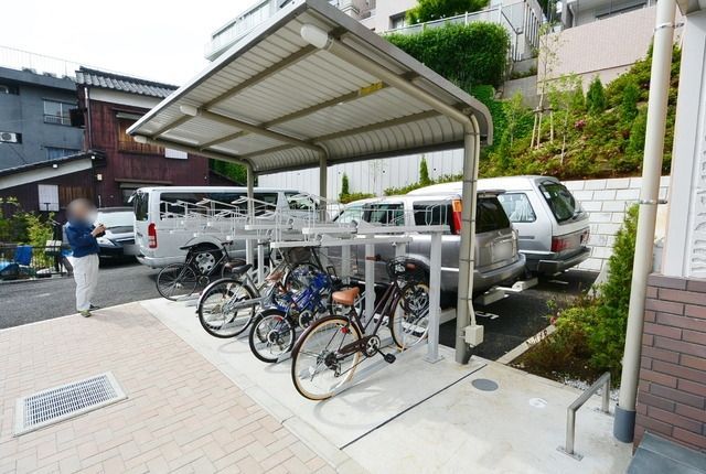 その他共有部分　★屋根付き駐輪場です★