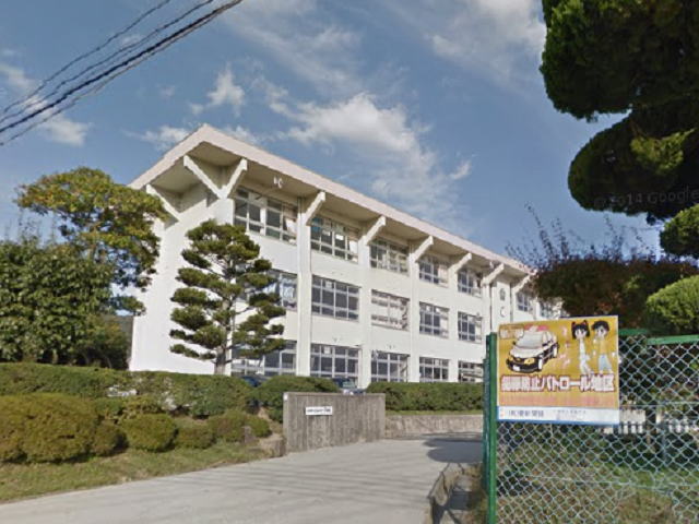 小学校　東広島市立川上小学校（小学校）まで681m