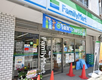 コンビニ　ファミリーマート 吉祥寺末広通り店（コンビニ）まで377m