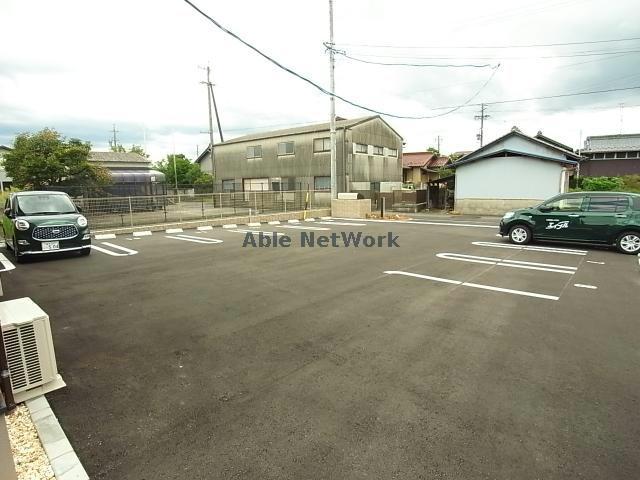 駐車場　駐車場