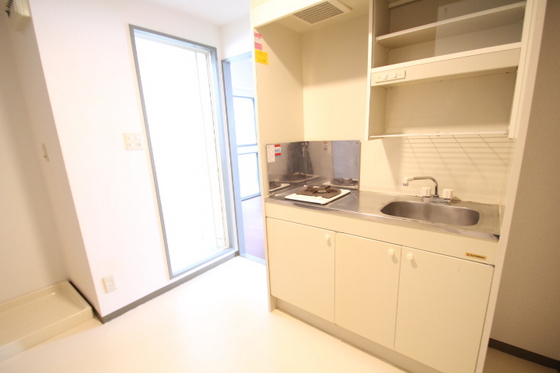 キッチン　※別部屋の写真です