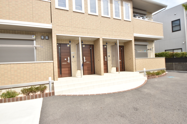 エントランス　★建物入口のお写真です★