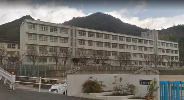 小学校　姫路市立谷外小学校（小学校）まで1497m