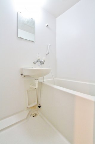 バス・シャワールーム　参考写真（同物件別部屋）