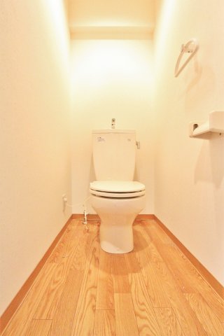 トイレ　参考写真（同物件別部屋）