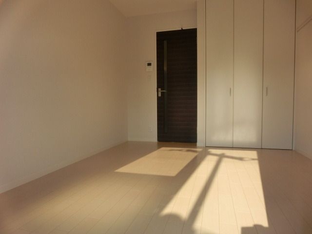 居室・リビング　南向きの明るい居室