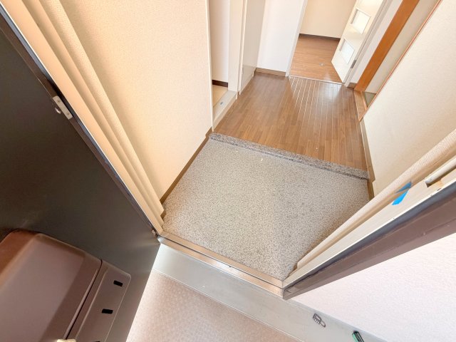 玄関　玄関が大きいと、とても解放感があります。
