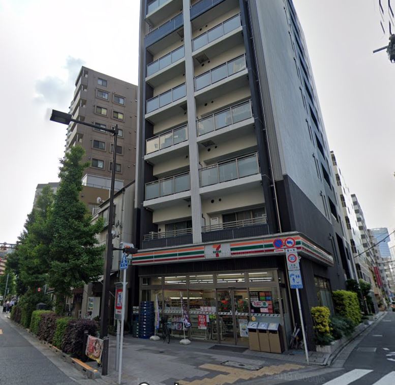 コンビニ　セブンイレブン（コンビニ）まで502m