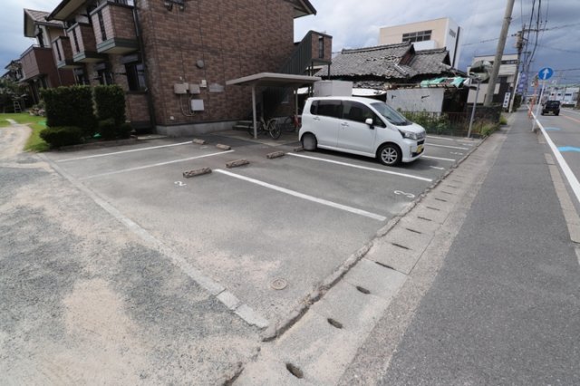 駐車場　駐車スペースもあります