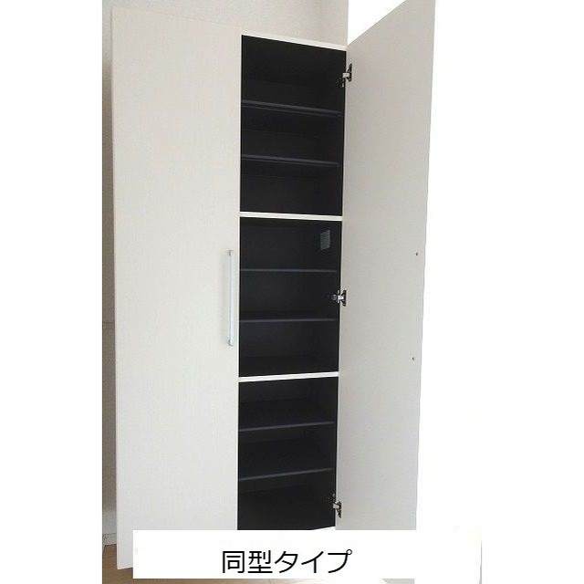 玄関　シューズボックス