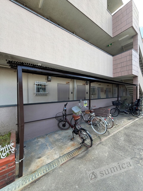 その他共有部分　屋根付き駐輪場が嬉しいです♪♪