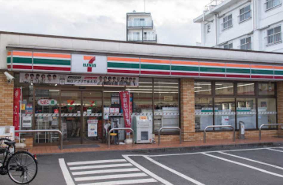 コンビニ　セブンイレブン 世田谷若林4丁目店（コンビニ）まで117m