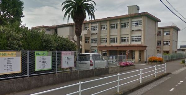 小学校　宮崎市立赤江小学校（小学校）まで609m