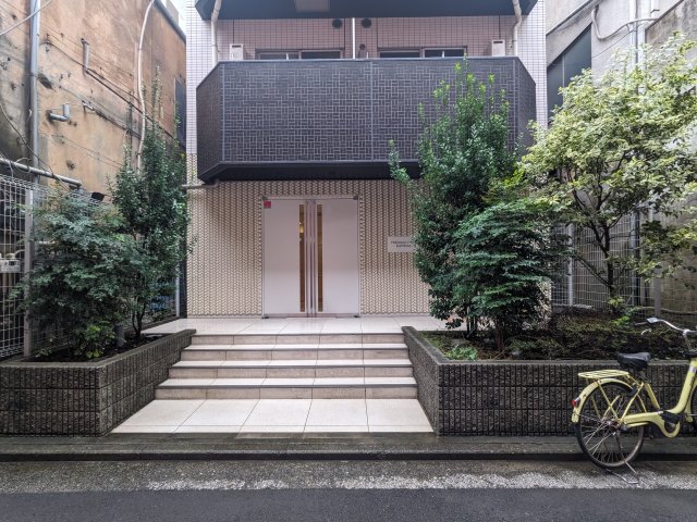 エントランス　ゆとりのあるエントランスです