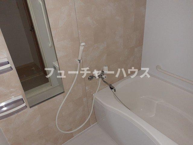 バス・シャワールーム　落ち着いた空間のお風呂です