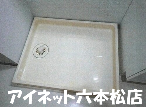 その他設備　洗濯機は室内に置くことができます。