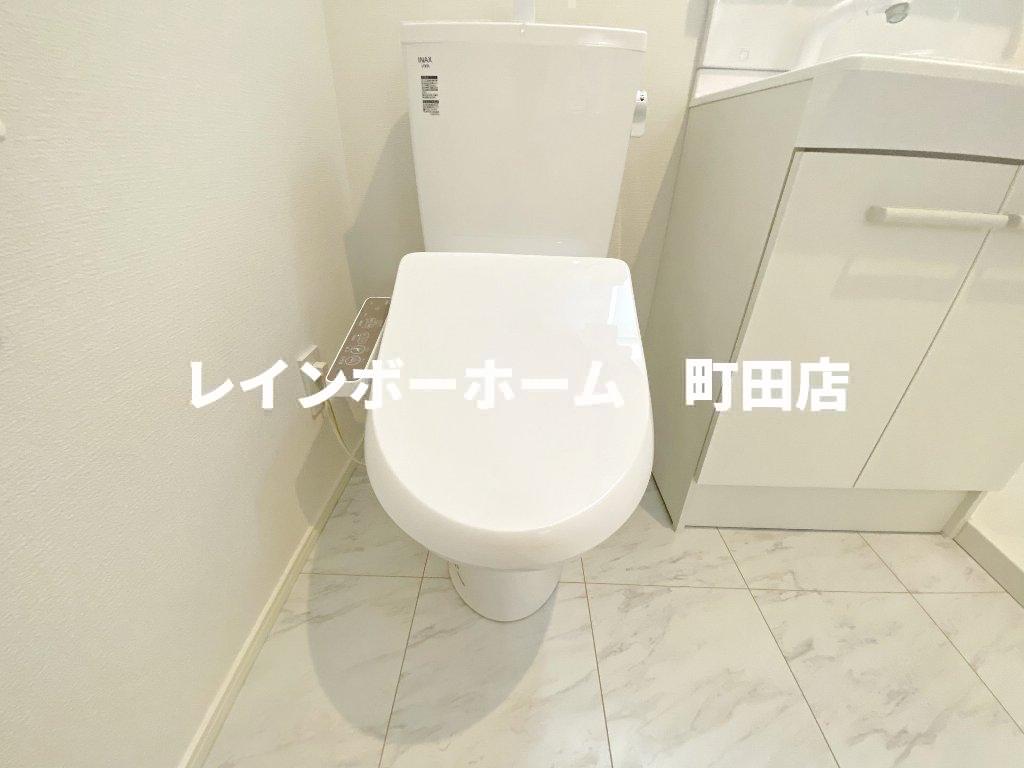 トイレ　※同施工会社参考写真