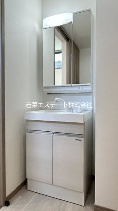 洗面設備　写真は同型物件です。