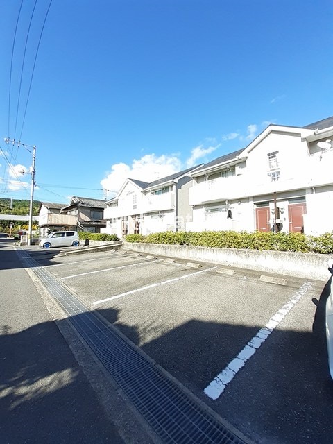 駐車場　☆敷地内に駐車場があります☆