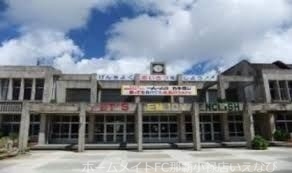 小学校　那覇市立金城小学校（小学校）まで498m