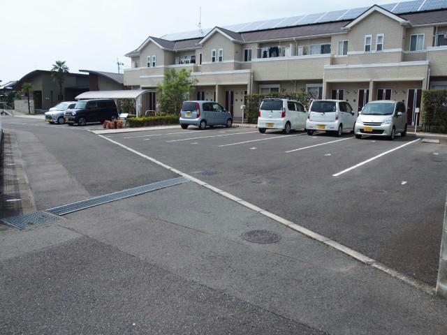 駐車場　駐車場