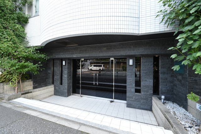 エントランス　☆共用部分もキレイ☆