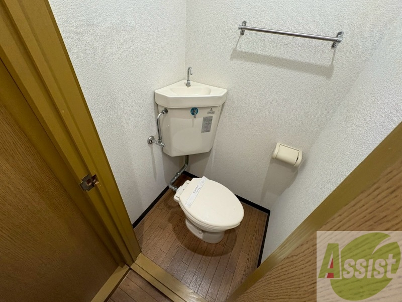 トイレ　こちらはトイレです。清潔感があり、安心して使用できます。