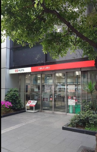 銀行　三菱UFJ銀行船場中央支店（銀行）まで679m