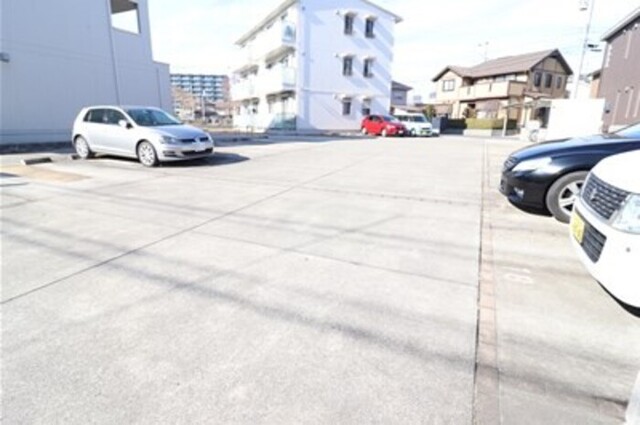 駐車場　駐車場