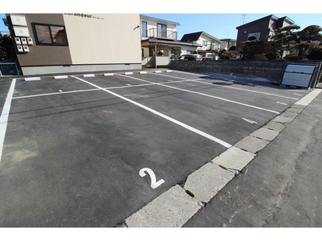 駐車場　駐車場