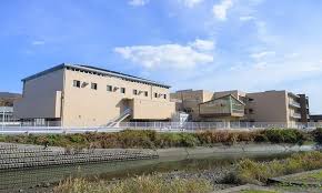 中学校　福山市立想青学園（中学校）まで82m
