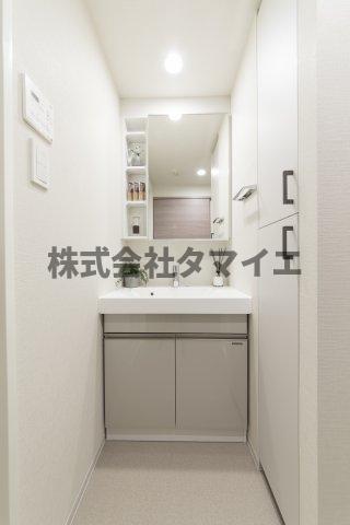 洗面設備　コンパクトで使いやすい洗面所