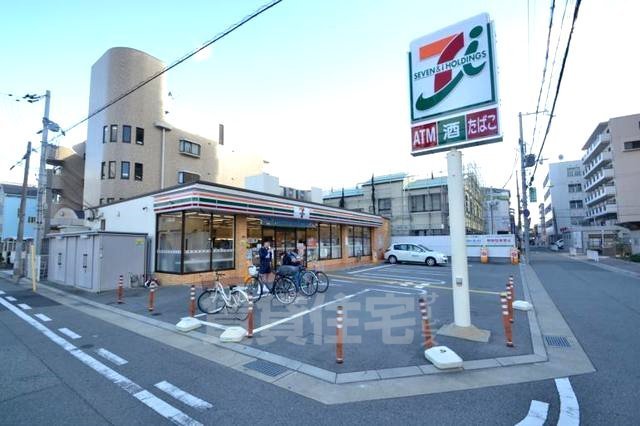コンビニ　セブンイレブン　阪急塚口駅東店（コンビニ）まで300m