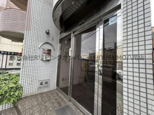 エントランス　建物の内部です