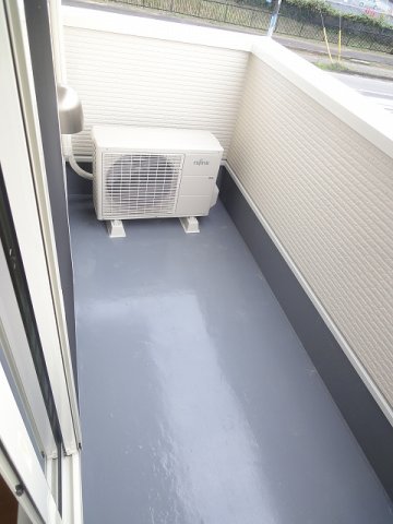 バルコニー　陽当たり良好なバルコニーです