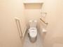 トイレ　温水シャワー付きトイレです