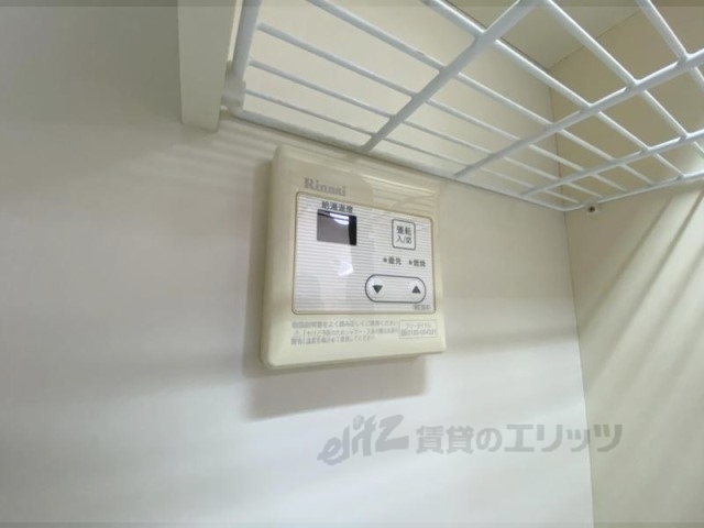 その他設備　給湯器リモコン