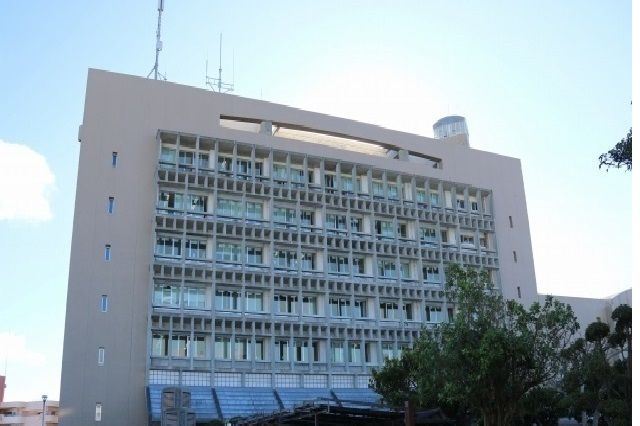 役所　沖縄市役所（役所）まで1000m