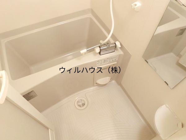 バス・シャワールーム　浴室乾燥機付きバス！