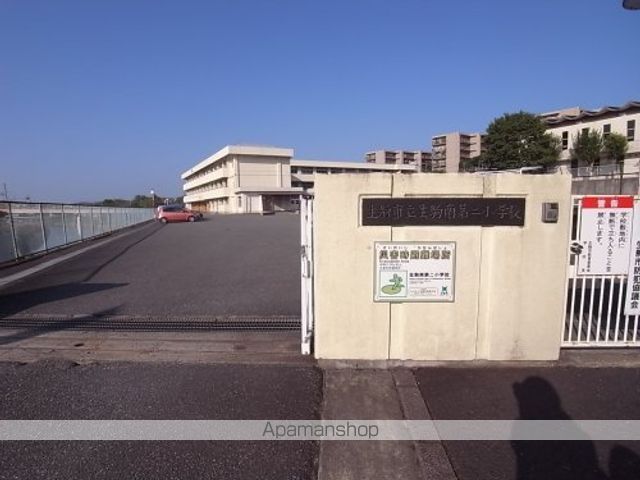 小学校　生駒南第二小学校（小学校）まで819m