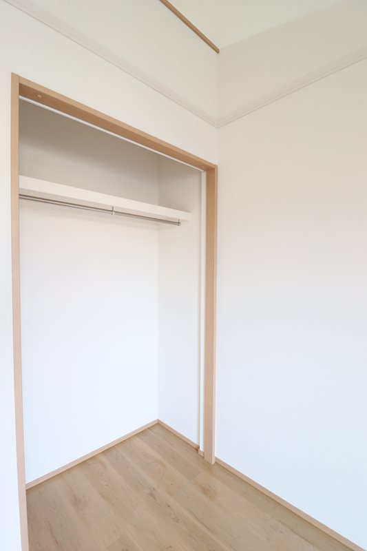 収納　収納はロールスクリーンで目隠しが可能です。